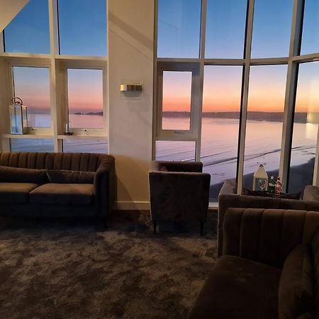 The Panoramic - The Finest Apartment In The City - By Tifa Stays 斯旺西 外观 照片