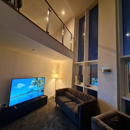 The Panoramic - The Finest Apartment In The City - By Tifa Stays 斯旺西 外观 照片